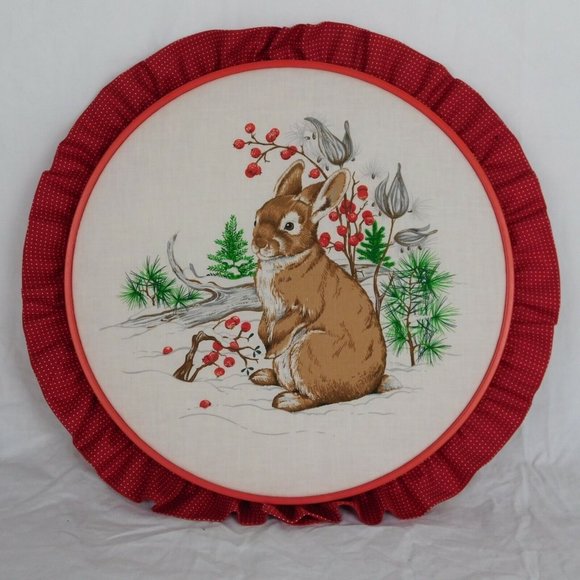 Embroidery Hoop Art Wall Hanging Rabbit Winter Berries Snow Red Circle Flowers - Picture 1 of 6